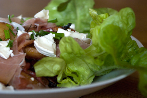 Salade chèvre et légumes rôtis